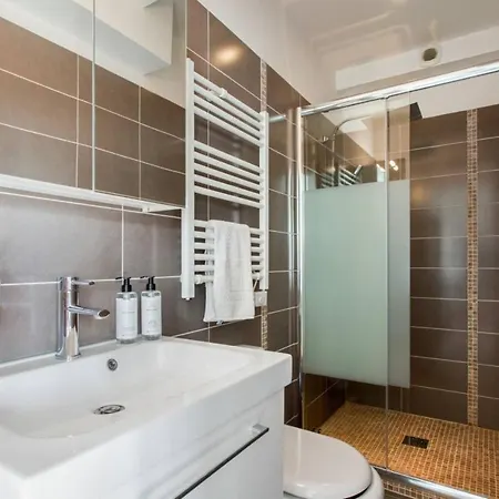 2bedroom Apartment, 10mins To Croisette Beach Cannes